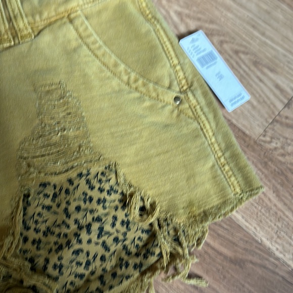 Shorts by Pilcro from Anthropologie - Picture 3 of 9